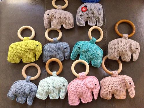 Opruiming van katoen gehaakte olifantjes met rammel nu €5,00, Kinderen en Baby's, Kraamcadeaus en Geboorteborden, Nieuw, Kraamcadeau