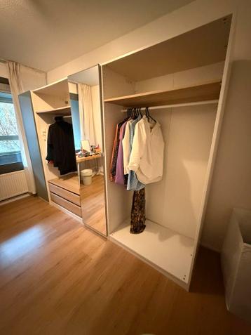 IKEA PAX Kast 300 cm breed x 200 cm hoog met accessoires - afbeelding 1 IKEA PAX Kast 300 cm breed x 200 cm hoog met accessoires - afbeelding 1