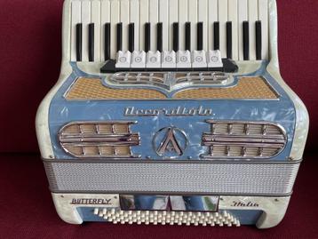 Italiaanse Accordiola Butterfly accordeon . 80 bas . Compact