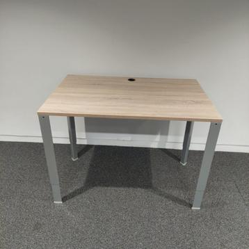 Ahrend bureau met slinger en kabelgoot 120x80xH62-82cm,146st - afbeelding 2 Ahrend bureau met slinger en kabelgoot 120x80xH62-82cm,146st - afbeelding 2