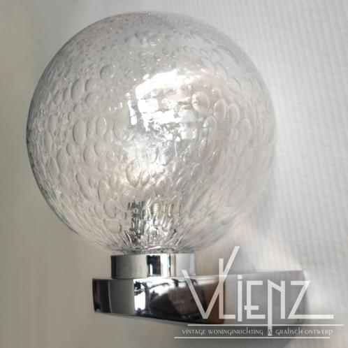 2 Vintage bubble glass bollampen, wandlampen, verchroomd, Huis en Inrichting, Lampen | Wandlampen, Gebruikt, Glas, Metaal, Ophalen of Verzenden