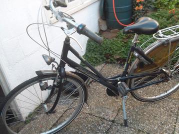 Gazelle orange laag model blauw,weinig mee gereden.