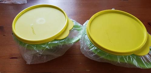 Twee Tupperware wonderkommen nieuw, Huis en Inrichting, Keuken | Tupperware, Nieuw, Bak of Kom, Groen, Ophalen of Verzenden
