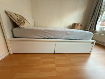 IKEA Malm bedframe - 160x200 - Zonder matras! - afbeelding 2 IKEA Malm bedframe - 160x200 - Zonder matras! - afbeelding 2