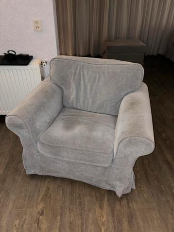 Ikea Ektorp fauteuil, 2 stuks, stof grijs gemêleerd. - afbeelding 2 Ikea Ektorp fauteuil, 2 stuks, stof grijs gemêleerd. - afbeelding 2