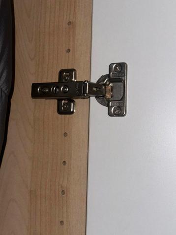 Twee Ikea Pax deuren hoogglans wit 50x229 cm - afbeelding 7 Twee Ikea Pax deuren hoogglans wit 50x229 cm - afbeelding 7