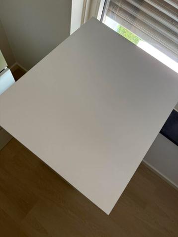Twee nachtkastjes/ladekastjes | IKEA MALM - afbeelding 4 Twee nachtkastjes/ladekastjes | IKEA MALM - afbeelding 4