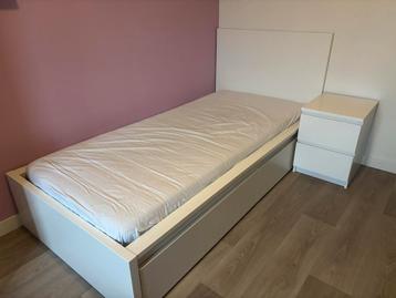 IKEA Malm Bed + Nachtkastje & Vesteroy Matras - afbeelding 8 IKEA Malm Bed + Nachtkastje & Vesteroy Matras - afbeelding 8