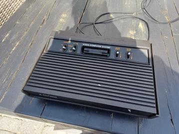Atari 2600 zonder kabels & controllers.