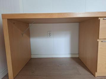 Bureau IKEA MALM - afbeelding 3 Bureau IKEA MALM - afbeelding 3