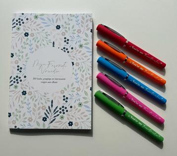 Invulboekjes, gekleurde pennen, stationery