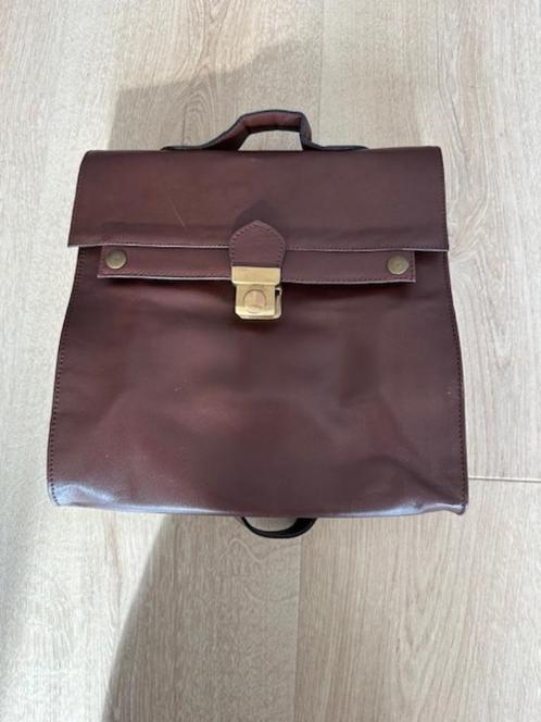 Bruin leren handgemaakte rugtas: uniek exemplaar., Sieraden, Tassen en Uiterlijk, Tassen | Rugtassen, Nieuw, 25 tot 40 cm, Minder dan 30 cm