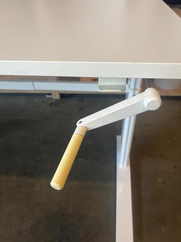 Actiforce zit-sta bureau met slinger 160x80xH70-120 cm, 14st - afbeelding 5 Actiforce zit-sta bureau met slinger 160x80xH70-120 cm, 14st - afbeelding 5