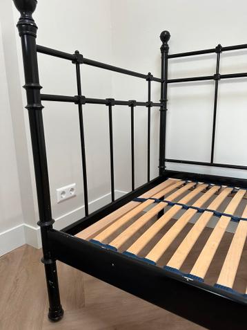 Bedframe met lattenbodem 90x200 - afbeelding 3 Bedframe met lattenbodem 90x200 - afbeelding 3