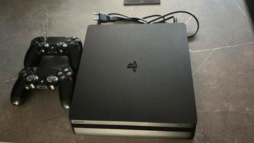 Playstation 4 slim + 2 controllers