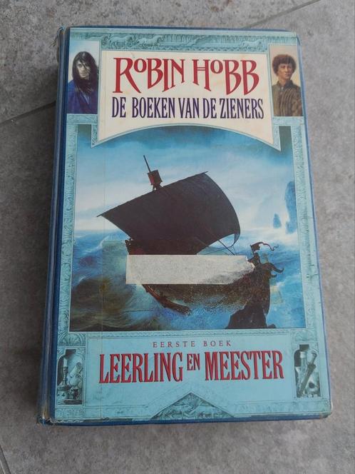 De boeken van de Zieners eerste boek - Robin Hobb, Boeken, Fantasy, Zo goed als nieuw, Ophalen of Verzenden