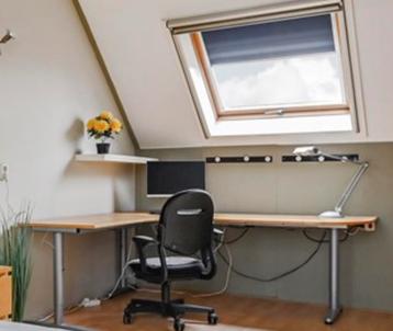 Ikea Hoekbureau - Praktisch en Ruimtelijk - afbeelding 1 Ikea Hoekbureau - Praktisch en Ruimtelijk - afbeelding 1