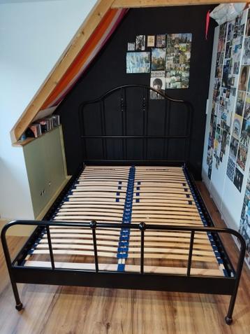 Ikea Sagstua 200x140 bedframe met bodems - afbeelding 3 Ikea Sagstua 200x140 bedframe met bodems - afbeelding 3