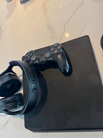 PlayStation 4 Slim - Incl. Controller & Headset