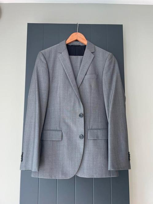 Mooi slimfit Hugo Boss heren kostuum maat 48, midden grijs, Kleding | Heren, Kostuums en Colberts, Zo goed als nieuw, Maat 48/50 (M)