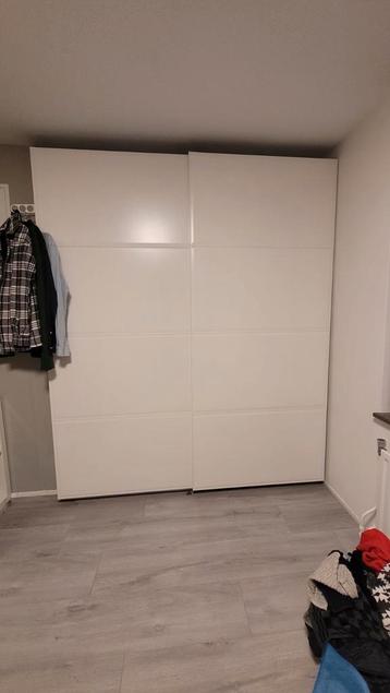 Ikea Pax Schuifdeuren wit 2 stuks (200x236) met softclose - afbeelding 1 Ikea Pax Schuifdeuren wit 2 stuks (200x236) met softclose - afbeelding 1