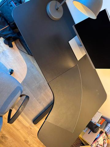 Ikea Bekant Hoekbureau Zwart met Accessoires - afbeelding 4 Ikea Bekant Hoekbureau Zwart met Accessoires - afbeelding 4