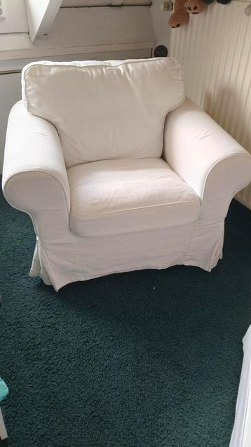 Ikea Ektorp fauteuil + voetenbank met opbergruimte - afbeelding 2 Ikea Ektorp fauteuil + voetenbank met opbergruimte - afbeelding 2