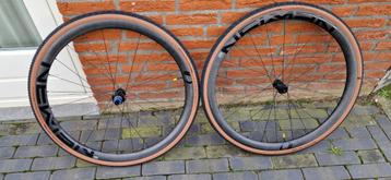 Gravel wielen NEWMEN carbon