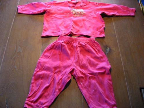 mooie fuchsia roze meisjes pyjama maat 86, Kinderen en Baby's, Babykleding | Maat 86, Zo goed als nieuw, Meisje, Nacht- of Onderkleding