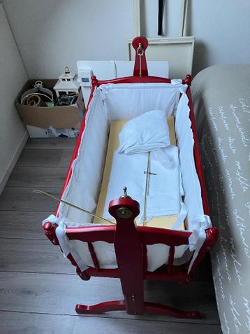 Kinderwiegje en voedingskussen