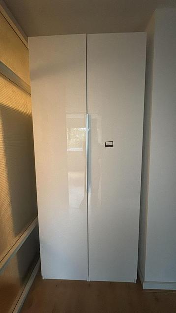 Witte PAX kast IKEA - afbeelding 1 Witte PAX kast IKEA - afbeelding 1