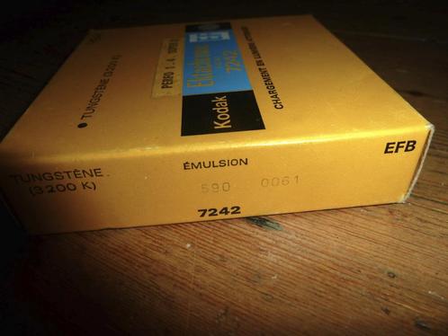 onbelichte 16mm film Ektachrome Kodak EF 7242 - 30mtr, Audio, Tv en Foto, Filmrollen, 16mm film, Ophalen of Verzenden