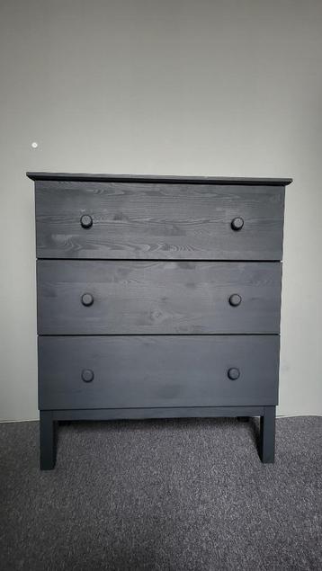 IKEA Tarva bedframe, nachtkastje & ladekast - afbeelding 4 IKEA Tarva bedframe, nachtkastje & ladekast - afbeelding 4