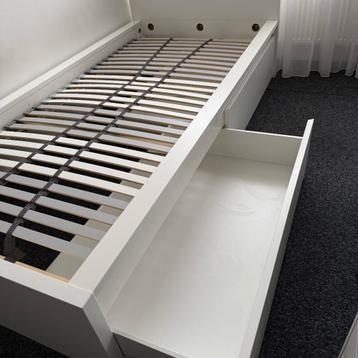 IKEA MALM bedframe wit 90200 cm met bedlades – nette staat - afbeelding 3 IKEA MALM bedframe wit 90200 cm met bedlades – nette staat - afbeelding 3