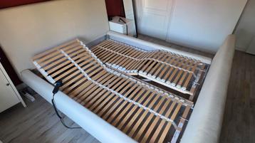 Tweepersoonsbed met elektrische lattenbodems - afbeelding 6 Tweepersoonsbed met elektrische lattenbodems - afbeelding 6
