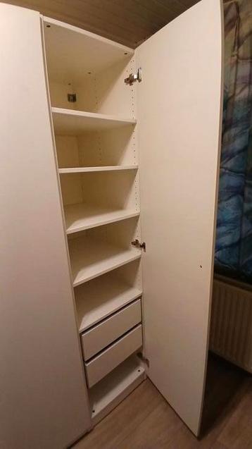 Ikea Pax kledingkast 3 deurs - afbeelding 2 Ikea Pax kledingkast 3 deurs - afbeelding 2