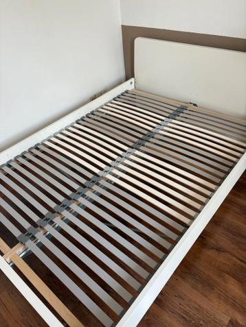 Bedframe Malm ikea 140x200 - afbeelding 2 Bedframe Malm ikea 140x200 - afbeelding 2