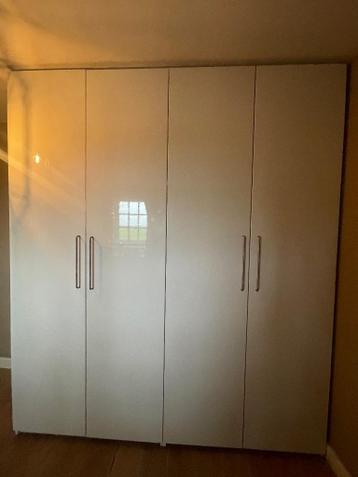 IKEA 2 witte PAX kasten 100x58x236, 200,- per kast - afbeelding 1 IKEA 2 witte PAX kasten 100x58x236, 200,- per kast - afbeelding 1