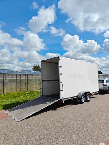 Hapert gesloten bloemen aanhanger