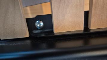 Meegroei zwart metalen bedframe Ikea - afbeelding 6 Meegroei zwart metalen bedframe Ikea - afbeelding 6