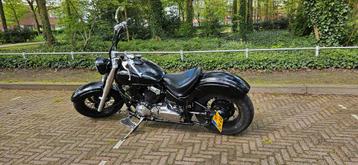 yamaha xvs 650 met zo goed als nieuwe banden tel 0616275302 