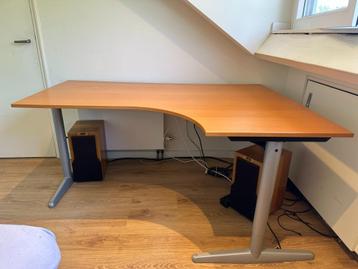 Ruim en stevig IKEA Galant hoekbureau, slechts €30! - afbeelding 3 Ruim en stevig IKEA Galant hoekbureau, slechts €30! - afbeelding 3