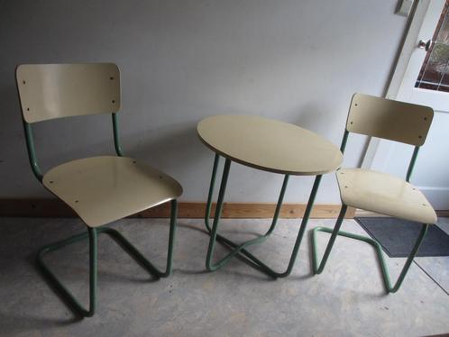 Vintage, buisframe, jaren 50, tafel + stoelen + nachtkastje, Huis en Inrichting, Overige Huis en Inrichting, Gebruikt, Ophalen