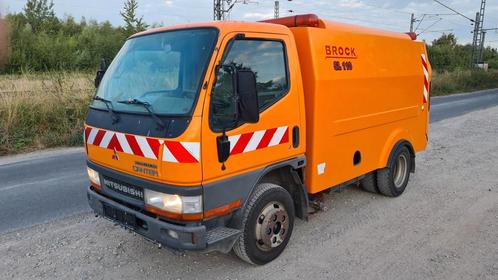 Mitsubishi Canter Veegmachine 85000 kilometer, Auto's, Vrachtwagens, Bedrijf, Mitsubishi, Diesel, Handgeschakeld, Overige kleuren