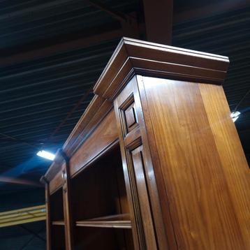 Prachtige notenhouten Hoge Bibliotheek/Winkelkast/Buffetkast - afbeelding 3 Prachtige notenhouten Hoge Bibliotheek/Winkelkast/Buffetkast - afbeelding 3