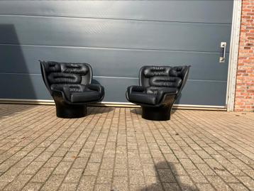 2x Joe Colombo Elda Chair Black leather, Black fiberglass 