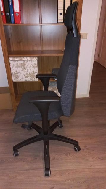 Ikea Bekant bureau grijs 160x80 en stoel Volmar grijs - afbeelding 3 Ikea Bekant bureau grijs 160x80 en stoel Volmar grijs - afbeelding 3