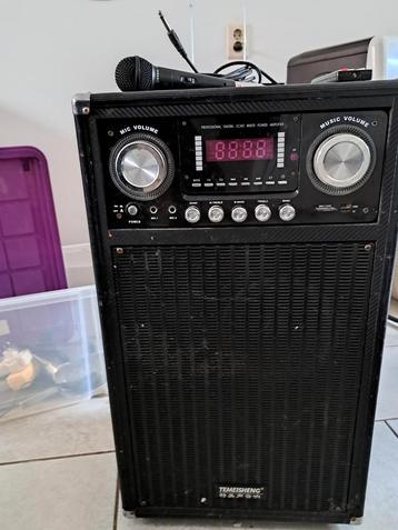 Sterkte box met radio en microfoon , usb 