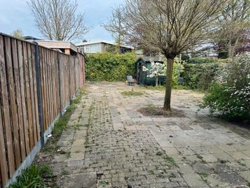 Gratis 100 m2 tegels + klinkers. Zelf verwijderen + ophalen