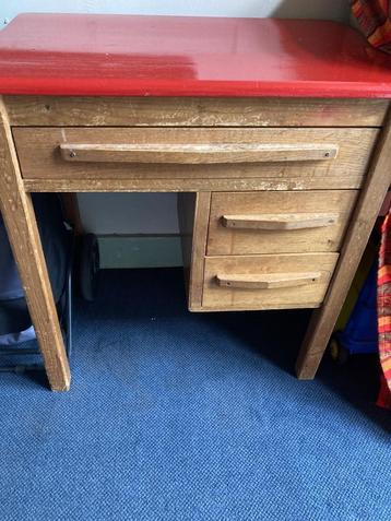rood retro vintage houten (kinder) bureautje